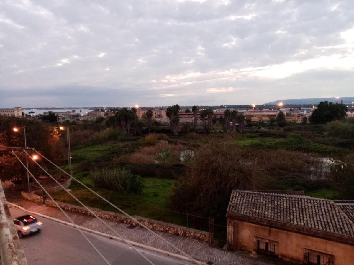 Lo Scorcio Della Neapolis Accogliente Appartamento Pressi Parco Neapolis Сиракузы Экстерьер фото